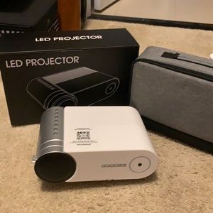 New GooDee Portable Projector 50,000 Hrs Lamp Life